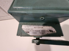 Load image into Gallery viewer, YORK 375-49340-101 ACTUATOR
