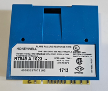 Load image into Gallery viewer, Honeywell RM7840L1075 Burner Control with R7849A1023 Amplifier
