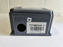 Load image into Gallery viewer, Honeywell T775M2006 Modulating Electronic Temperature Controller
